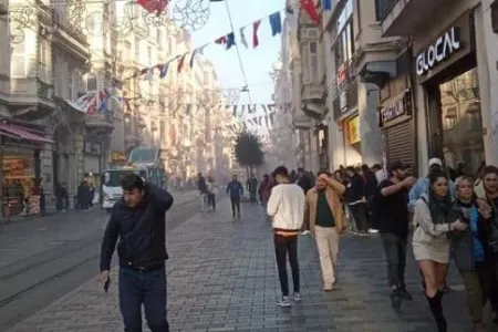 İstanbulda GÜCLÜ PARTLAYIŞ: - Yaralılar var