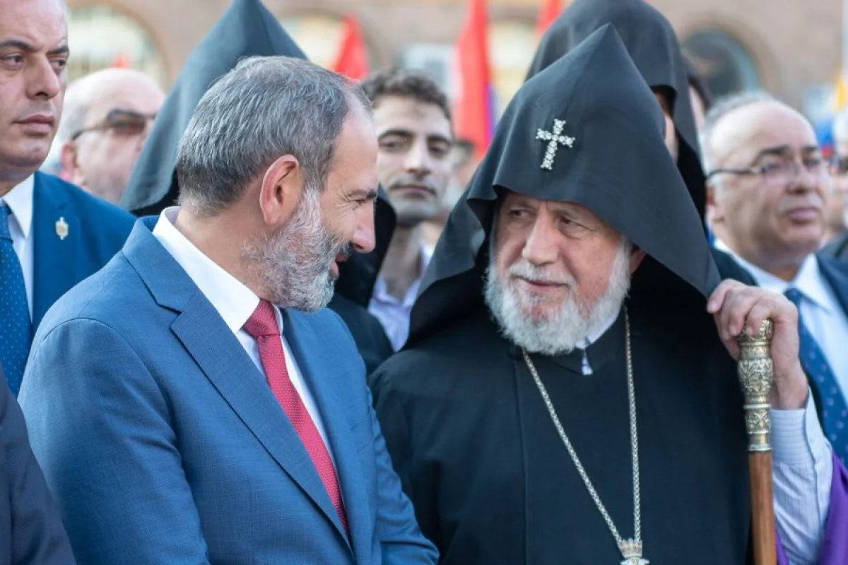 Ermənilər şokda: - İki gənc qadınla Hindistana gedən II Qaregindən xəbər yoxdur