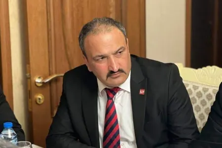 HƏP-dən istefa verən İdarə Heyətinin üzvü: - "Xəyanətkar damğası vurulmasın deyə..."