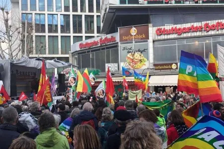 LGBT əleyhdarları səhnəni dağıtdı, gey-festival ləğv edildi