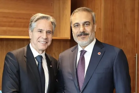 Fidan və Blinken Ukraynadakı vəziyyəti müzakirə ediblər