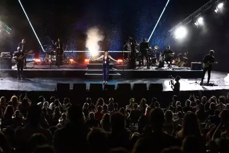 Tanınmış müğənninin konsertində qəza - 2 nəfər xəstəxanaya yerləşdirildi