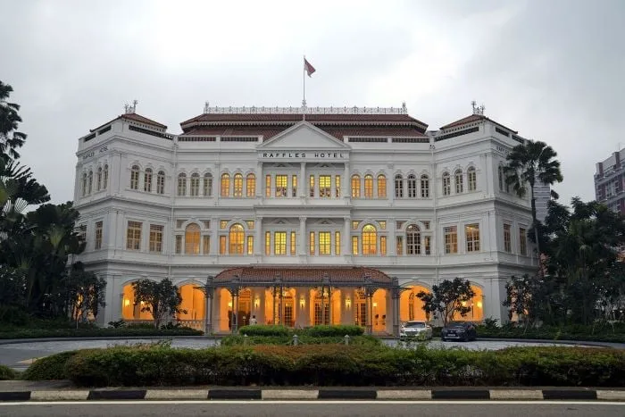 Bu hotel yalnız bir kokteyldən gündə 30 min dollar qazanır - FOTO