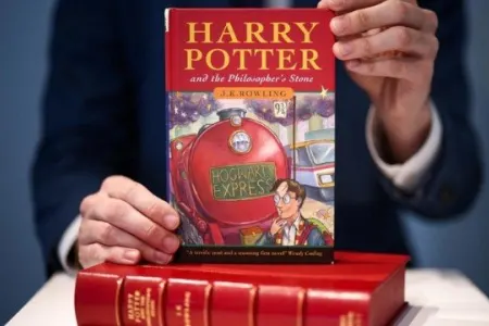 "Harri Potter"in ilk nəşri hərracda 13,4 min dollara satıldı