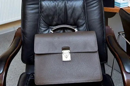 İşdən çıxarılan yüksək vəzifəli şəxsin mülklərinin siyahısı açıqlandı – - ŞOK FAKTLAR