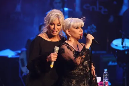 Ajda Pekkan Sezeni belə təbrik etdi- - Video