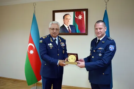 Azərbaycan və Gürcüstan arasında hərbi əməkdaşlığın inkişafı - müzakirə olundu