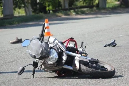 Xaçmazda avtomobillə motosiklet toqquşub, ölən var