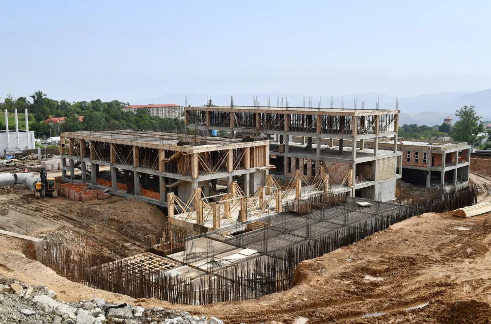 Prezident Şuşada xəstəxana binasının tikintisi ilə - tanış oldu - FOTOLAR