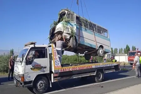 Türkiyədə ağır yol qəzası: 7 ölü, 14 yaralı