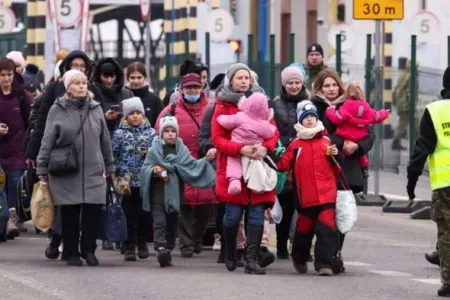 Ukrayna ölkəni bərpa etmək üçün gedən qadınları qaytarmalıdır - “Bloomberg”