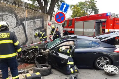 Çexiyada hər kəs bu azərbaycanlıdan danışır - “Porşe”si ilə polislə yarışdı - VİDEO