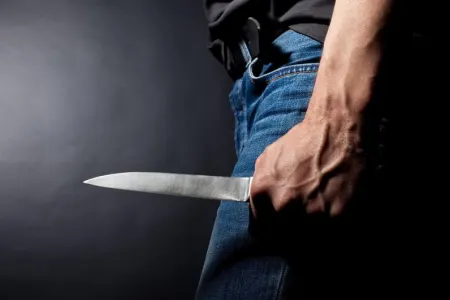 Gəncədə gənc bıçaqlandı