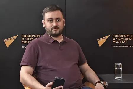 "Sputnik Litva"nın baş redaktoru Latviyanı tərk edib