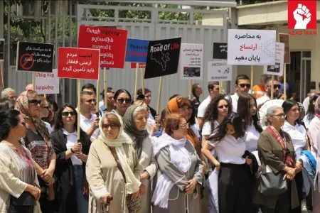Tehranda ermənilər aksiya keçirdi - FOTO