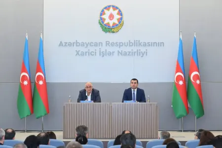 XİN-də brifinq keçirildi - Foto