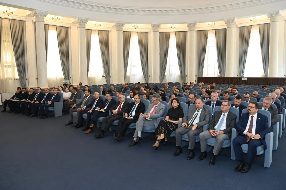 XİN-də brifinq keçirildi - Foto