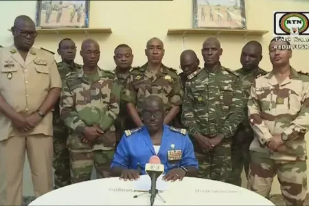 Nigeriyada hərbi çevriliş olub: Küçələrə axışdılar