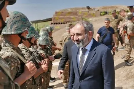 Paşinyan Azərbaycanla sərhədə gəlir - Ermənilər panikada
