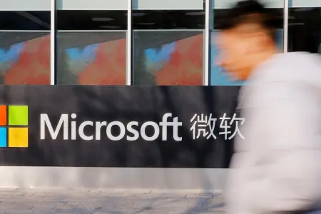 Demokrat senator “Microsoft”u kəskin tənqid - etdi