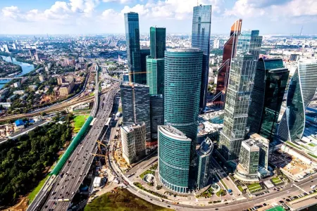 Moskvanın məşhur biznes mərkəzinə dron hücumu olub - Yaralılar var