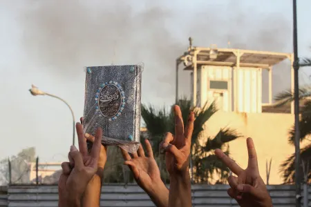 Bu ölkədə yenə "Quran" - YANDIRILDI