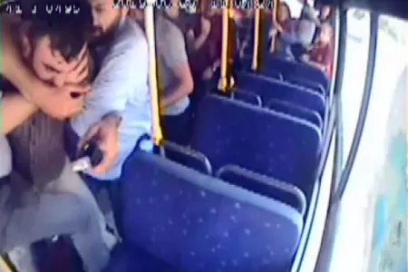 Avtobusda dava “Həbsdən təzə çıxmışam, atama yazığım gəlmədi, sənə heç gəlməz”- - VİDEO