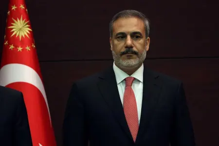 Britaniyalı jurnalist Hakan Fidanın sirrini AÇDI