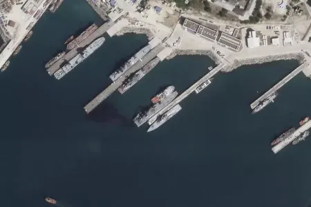 Rusiyanın kimyəvi tankeri vuruldu - -FOTO