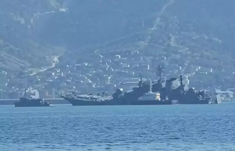 Rusiyanın kimyəvi tankeri vuruldu - -FOTO