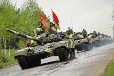 Belarus Polşa və Litva sərhədində hərbi təlimlərə başladı
