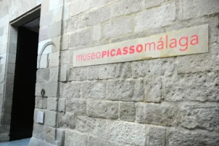 Pikasso muzeyinin əməkdaşları - TƏTİL EDƏCƏK