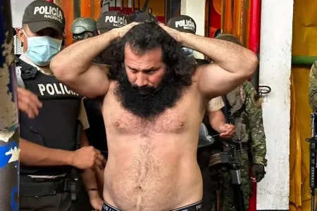 Ekvadorda minlərlə polis və əsgər - həbsxanaya basqın etdi - FOTO