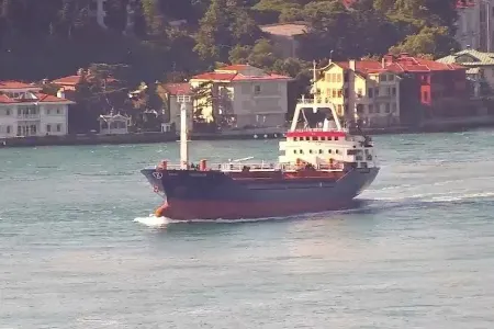 Rusiya hərbi gəmisi "Şükrü Okan" yük gəmisinə atəş açdı- - VİDEO