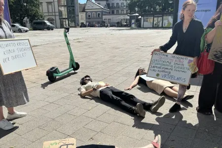 Səhiyyə Nazirliyinin yaxınlığında etiraz - AKSİYASI - FOTO