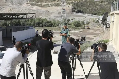 Xarici jurnalistlər “Laçın” postunda