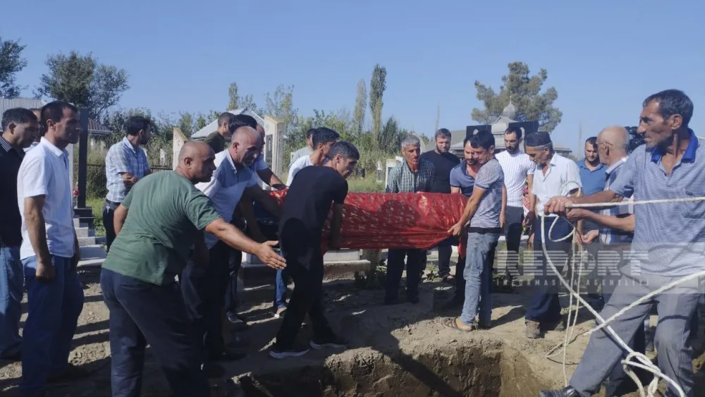 Ruslar Ukraynada - Azərbaycanlıların üstündən TANKLA KEÇDİLƏR - FOTOLAR