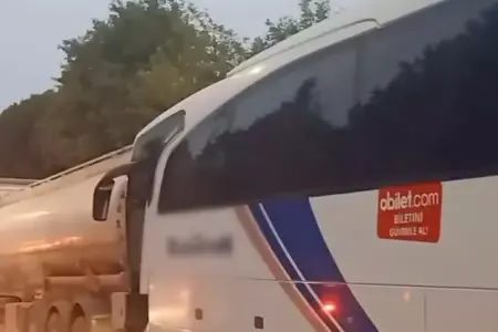 Avtobus tankerlə - TOQQUŞDU
