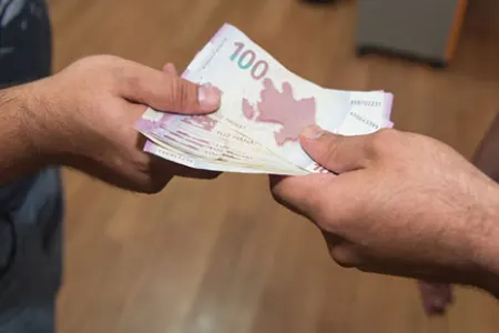 16 min manat rüşvət vermişəm - Vəzifəli şəxs ifadə verdi