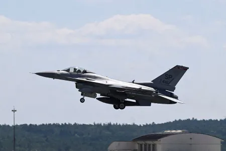 Ağ Ev Ukraynaya F-16 qırıcıları verəcək - Bu tarixdən...