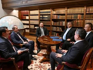 İlham Əliyevin Macarıstanın Baş naziri ilə görüşü başladı- - FOTO