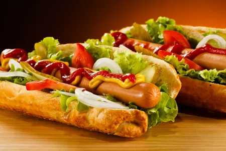 49 nəfər hot-doqdan zəhərləndi