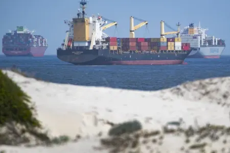 İki tanker - TOQQUŞDU