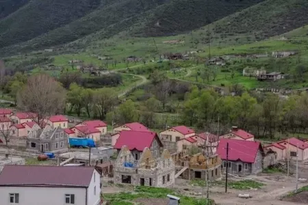 Sabah Laçının Zabux kəndinə ilk köç başlayır