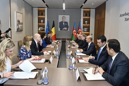 XİN başçıları arasında geniş tərkibli görüş - BAŞLADI