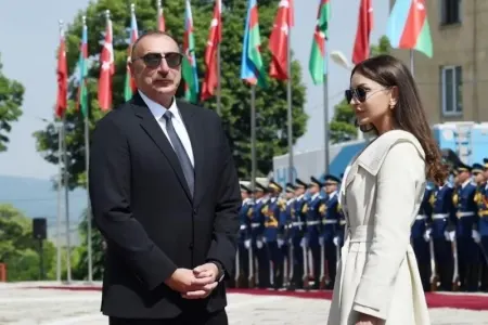 Prezident və Birinci xanım zavodun tikintisi ilə - TANIŞ OLDU