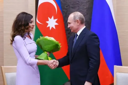 Putin Mehriban Əliyevanı TƏBRİK ETDİ - VİDEO