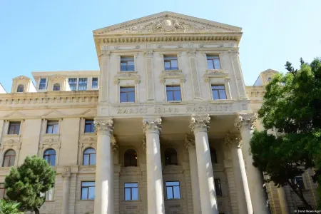 XİN fransalı nazirə cavab - VERDİ