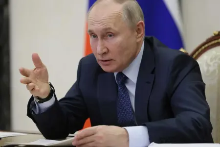 Putin Rusiyanı yenilməz adlandırdı