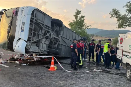 Türkiyədə ağır yol qəzası: 6 ölü, 43 yaralı